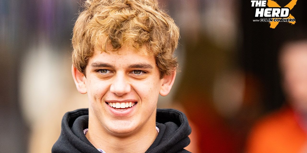 Five-star QB Arch Manning commits to Texas | THE HERD,