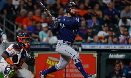 Abraham Toro is the pinch-hit hero as the Mariners come back to beat the Astros 5-4,