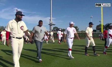 Ken Griffey Jr. & Sr., Reds & Cubs emerge from corn for ‘Field of Dreams’ game