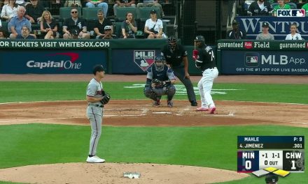 White Sox’s Eloy Jiménez CRUSHES a three-run homer vs. Twins