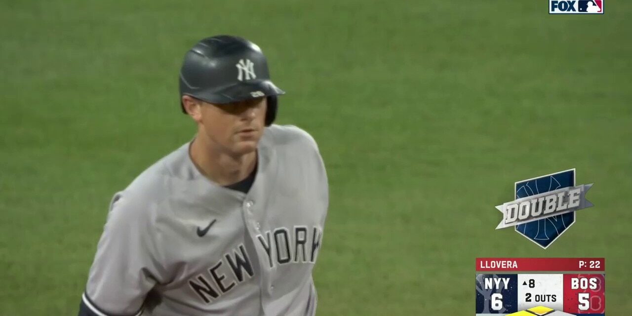 DJ LeMahieu hits an RBI double to give the Yankees a 6-5 lead over the Red Sox