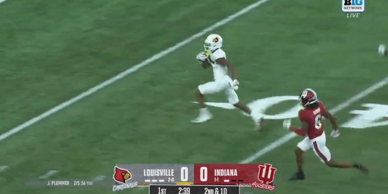 Louisville’s Jack Plummer connects with Jamari Thrash for an 85-yard touchdown against Indiana